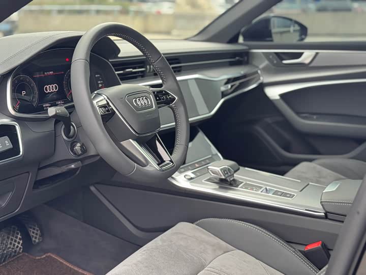 Фото 5 - Audi A6L