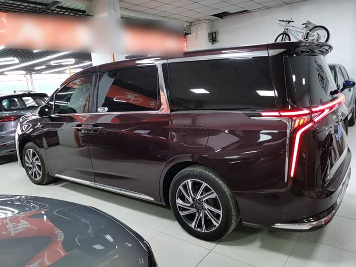 Фото 5 - Maxus G90