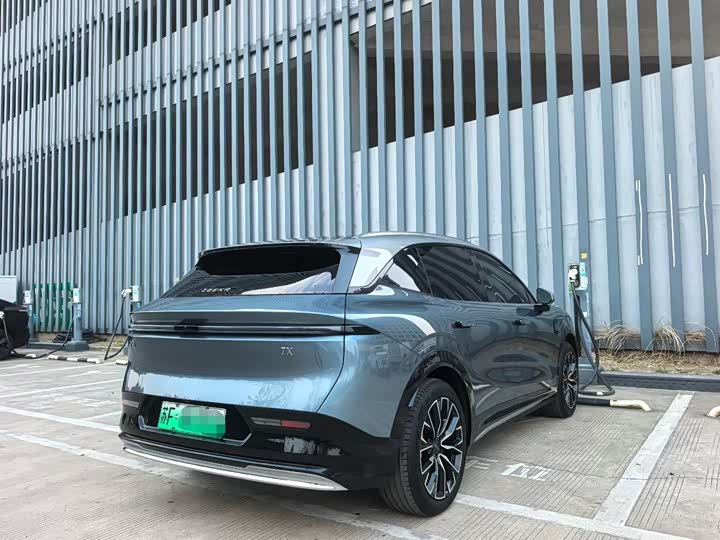 Фото 9 - Zeekr 7X