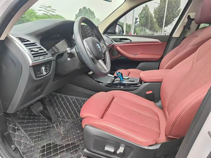 Фото 4 - BMW iX3