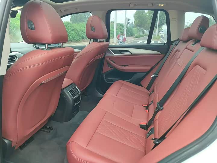 Фото 6 - BMW iX3