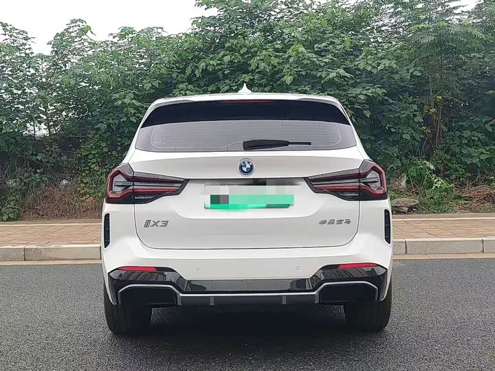 Фото 8 - BMW iX3