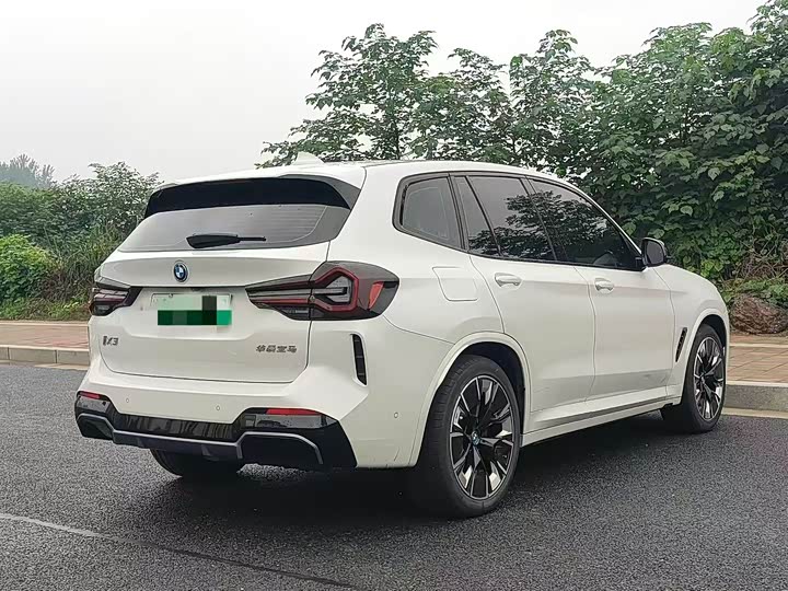 Фото 9 - BMW iX3