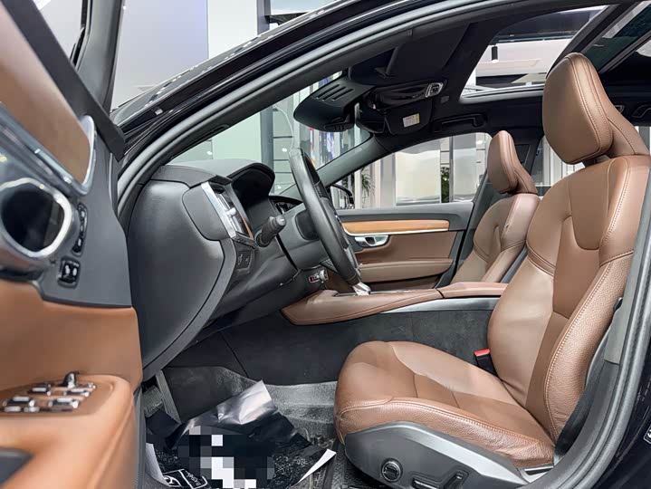 Фото 3 - Volvo S90