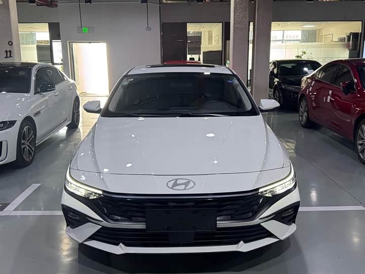 Фото 2 - Hyundai Elantra N line