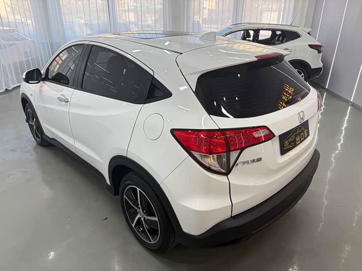 Фото 4 - Honda Vezel