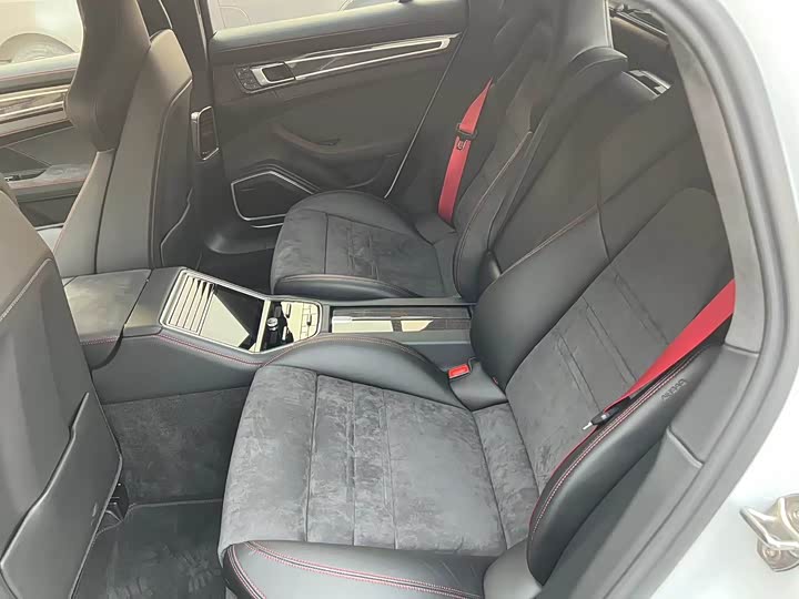 Фото 7 - Porsche Panamera