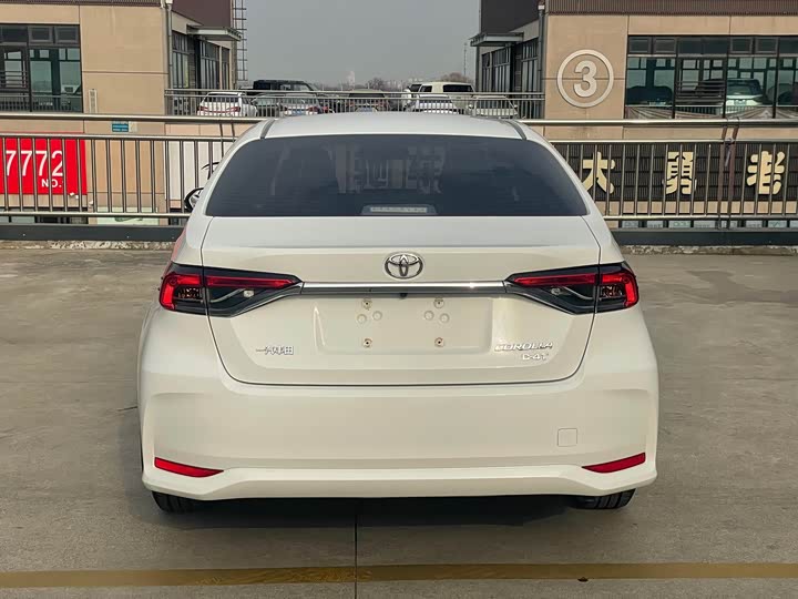 Фото 5 - Toyota Corolla