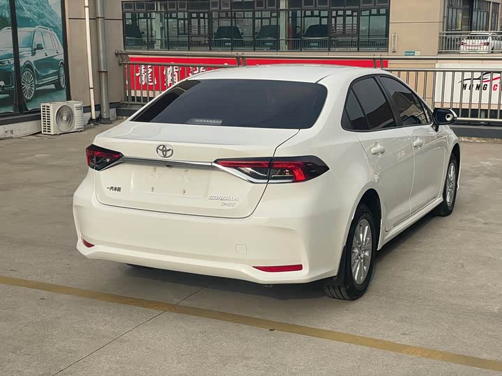 Фото 6 - Toyota Corolla