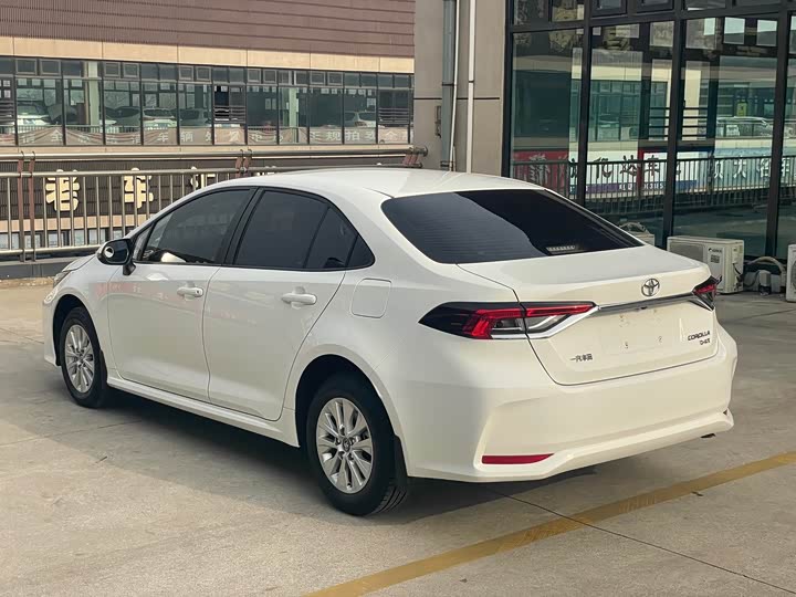 Фото 7 - Toyota Corolla