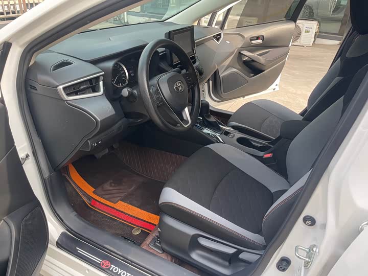 Фото 8 - Toyota Corolla