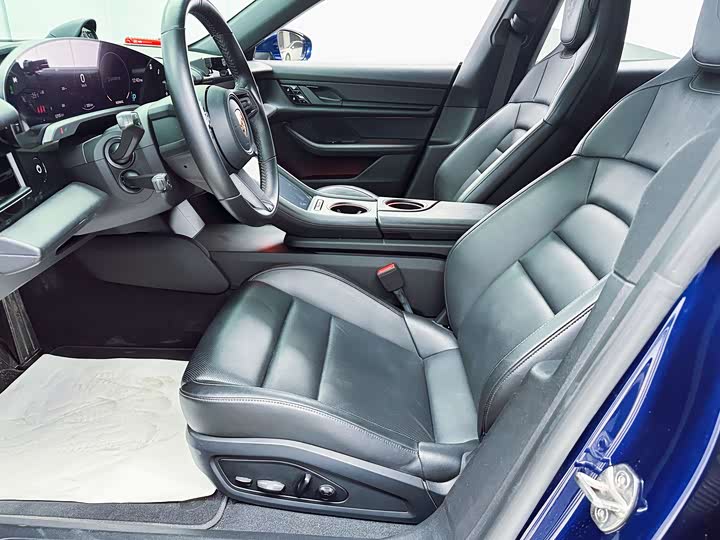 Фото 8 - Porsche Taycan