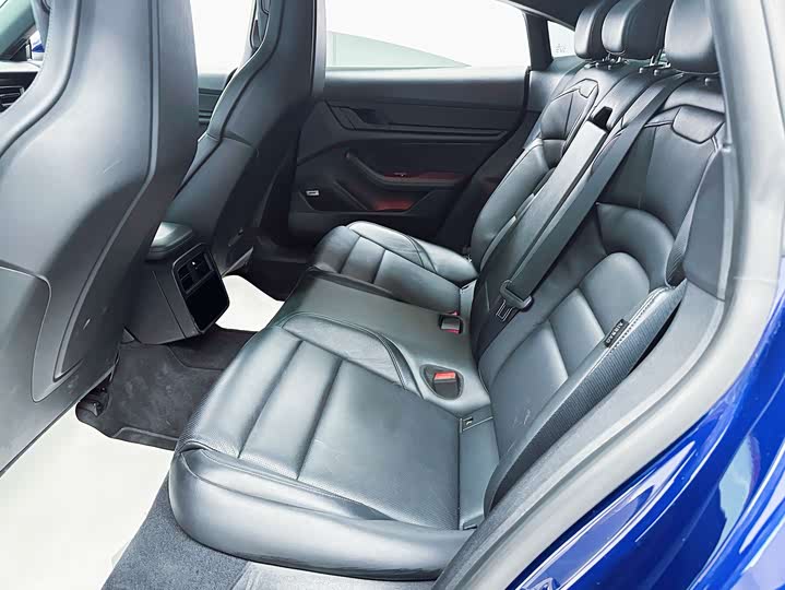 Фото 9 - Porsche Taycan