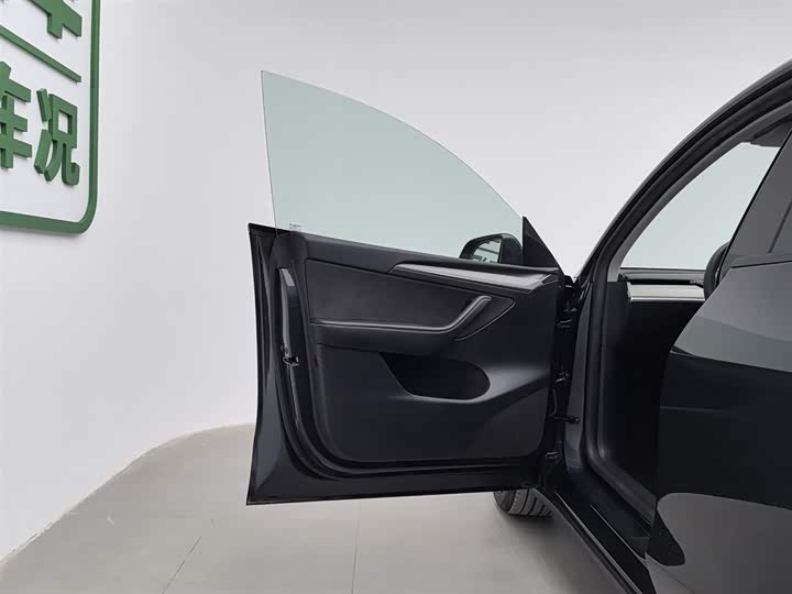 Фото 8 - Tesla Model Y