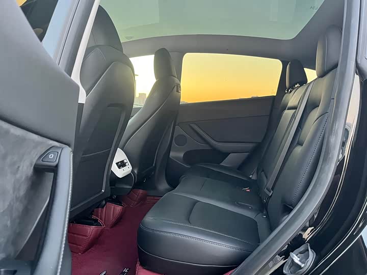 Фото 8 - Tesla Model Y