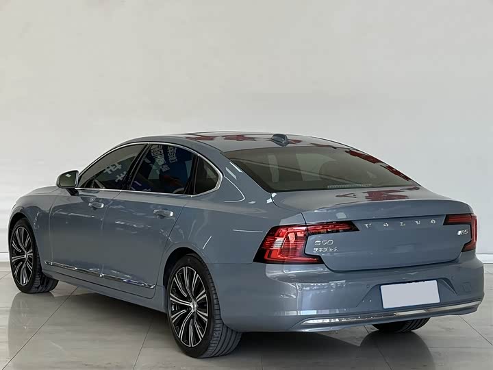 Фото 4 - Volvo S90