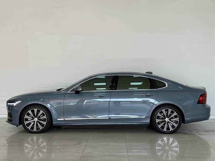 Фото 8 - Volvo S90