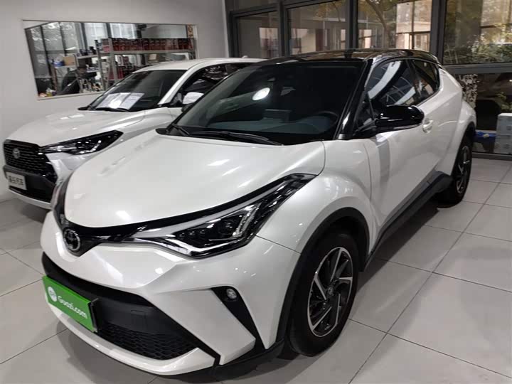 Фото 1 - Toyota C-HR