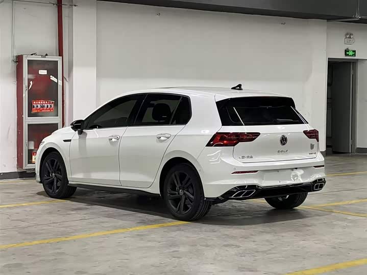 Фото 4 - Volkswagen Golf