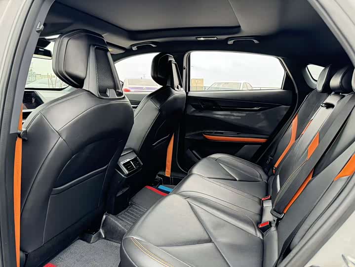 Фото 8 - Changan UNI-V