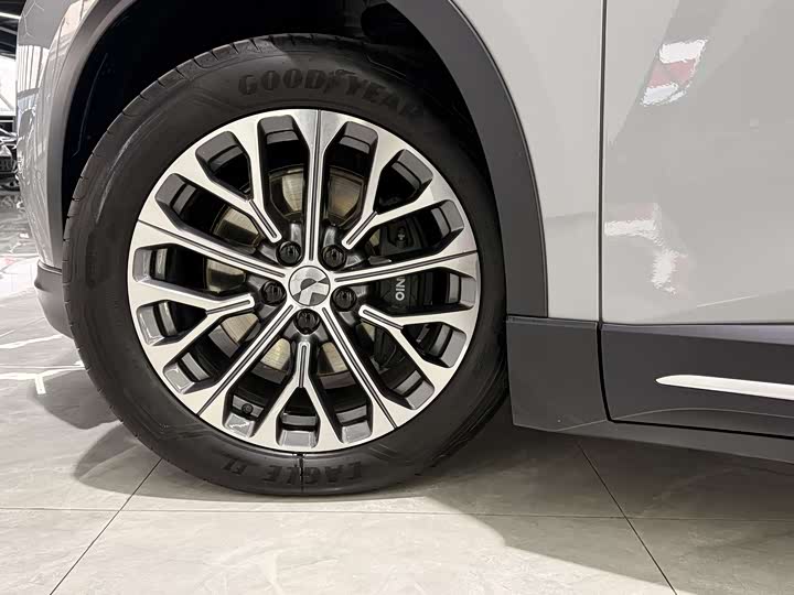 Фото 3 - Nio ES6