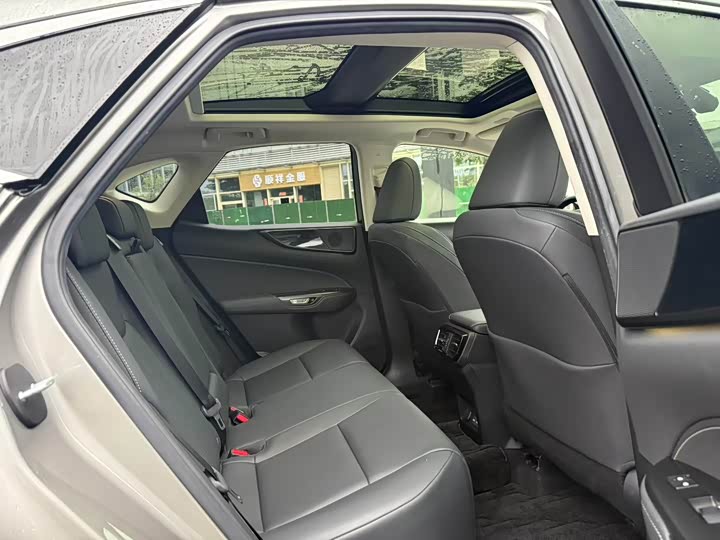 Фото 5 - Lexus NX