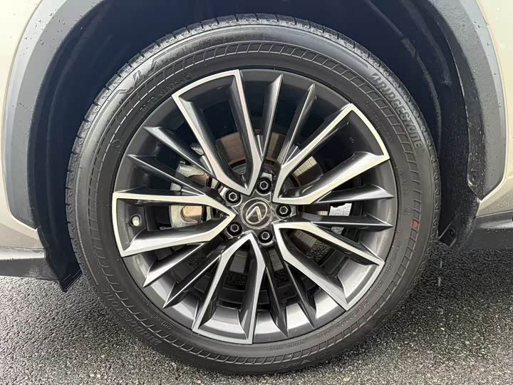 Фото 7 - Lexus NX