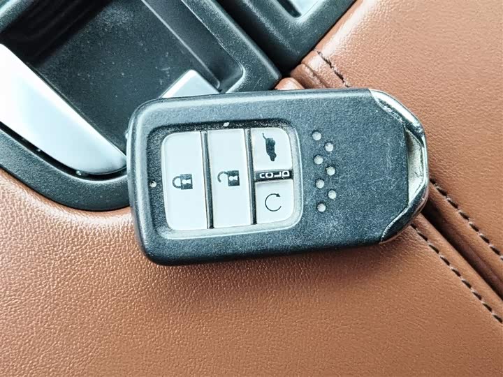 Фото 9 - Honda UR-V