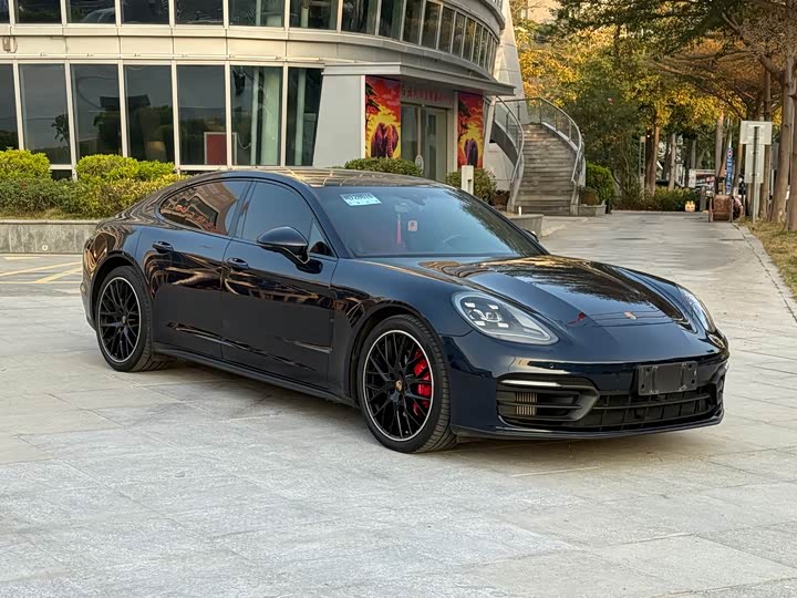 Фото 3 - Porsche Panamera