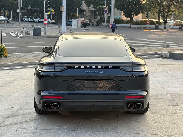 Фото 5 - Porsche Panamera