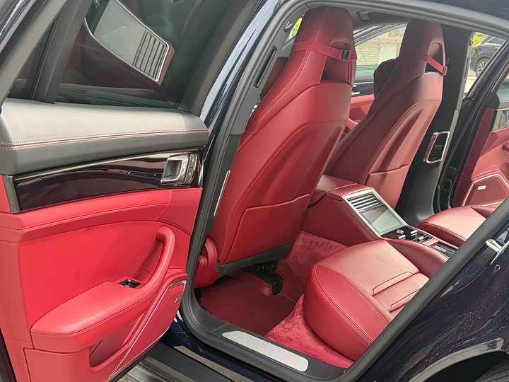 Фото 8 - Porsche Panamera