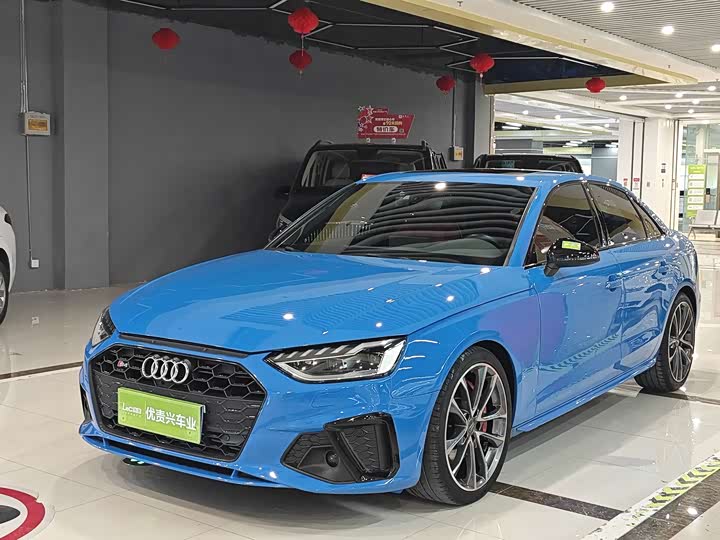 Фото 1 - Audi S4