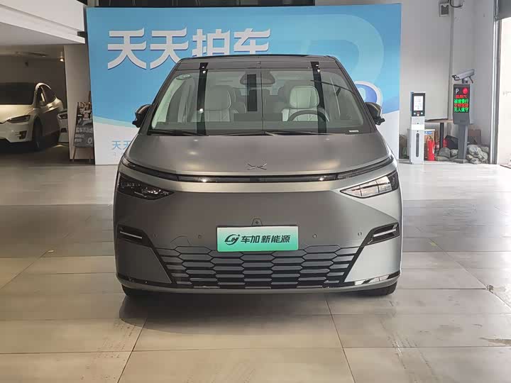 Фото 2 - XPeng X9