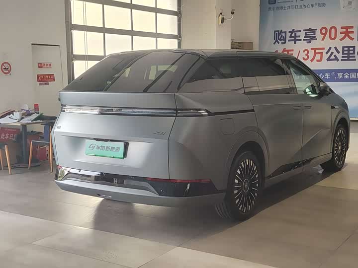 Фото 9 - XPeng X9