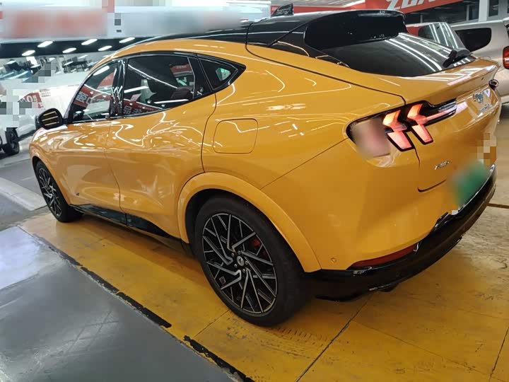 Фото 5 - Ford Mustang Mach-E