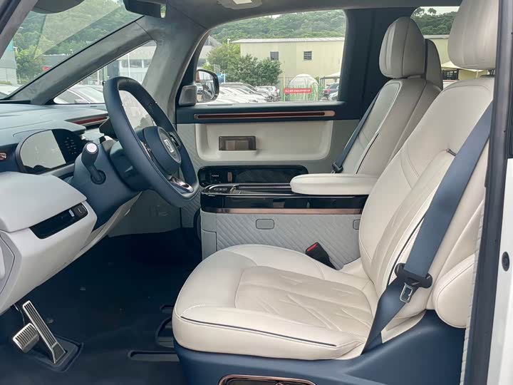 Фото 5 - Zeekr Mix