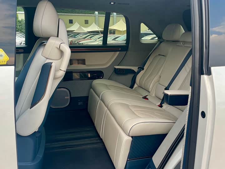 Фото 6 - Zeekr Mix