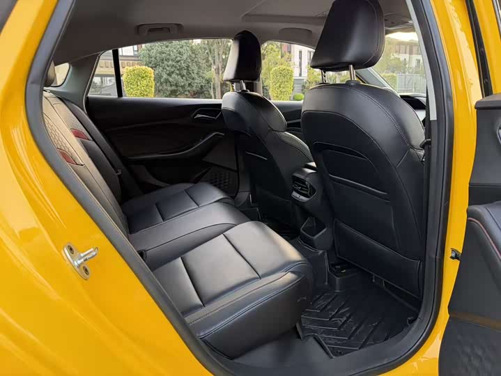 Фото 7 - MG Motor 5