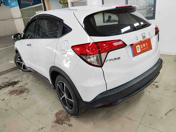Фото 3 - Honda Vezel