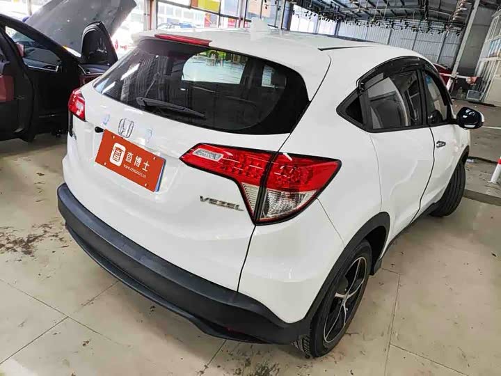Фото 4 - Honda Vezel