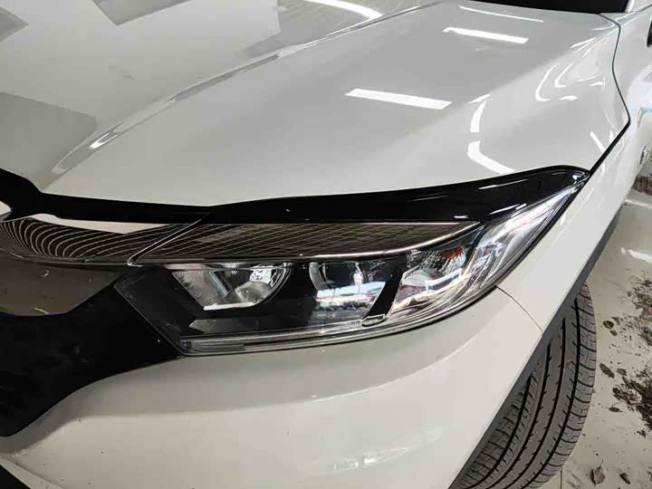 Фото 9 - Honda Vezel