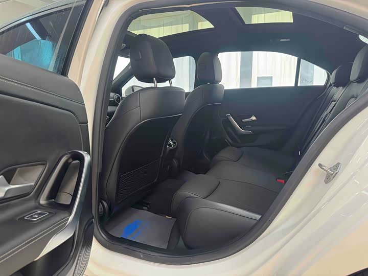 Фото 8 - Mercedes-Benz A-Class