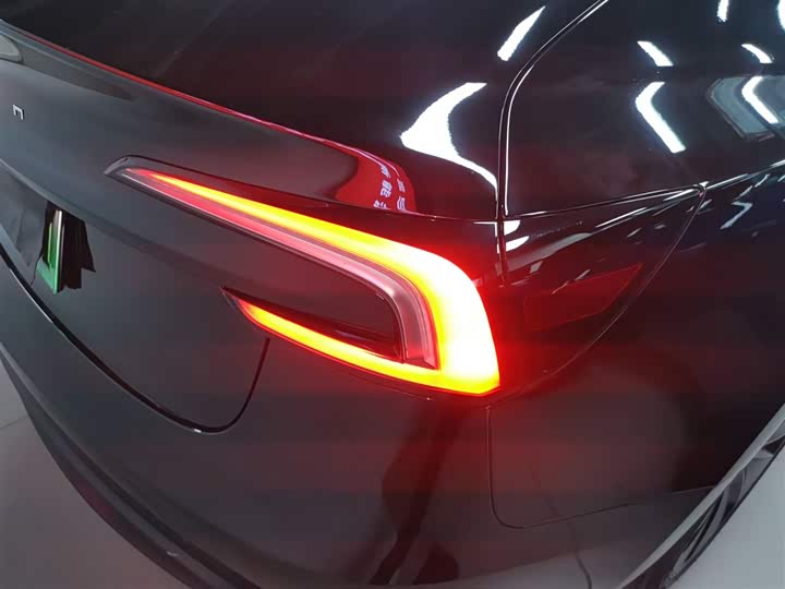 Фото 8 - Tesla Model 3