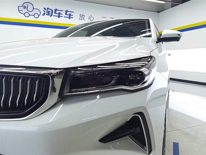 Фото 5 - Geely Emgrand