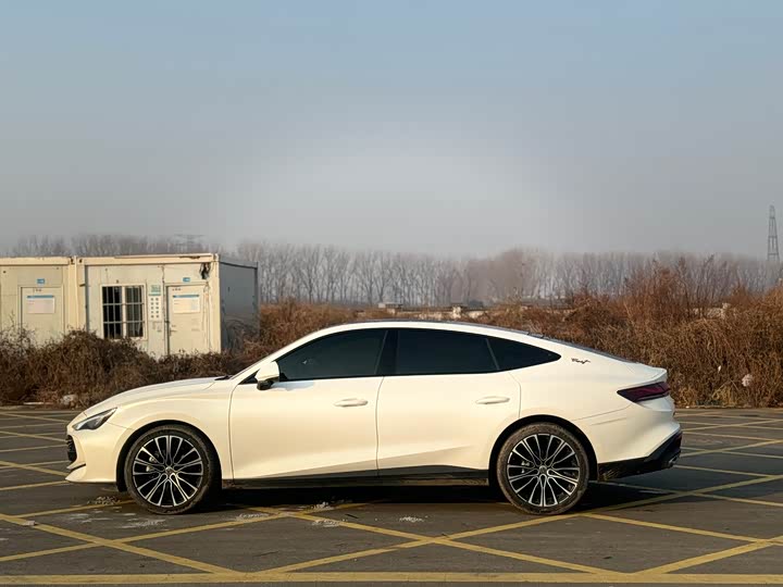 Фото 7 - MG Motor 7