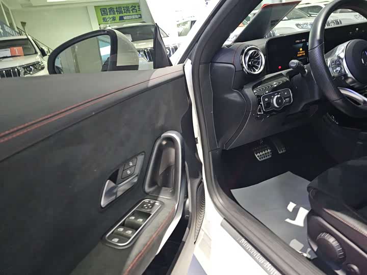 Фото 5 - Mercedes-Benz CLA-Class