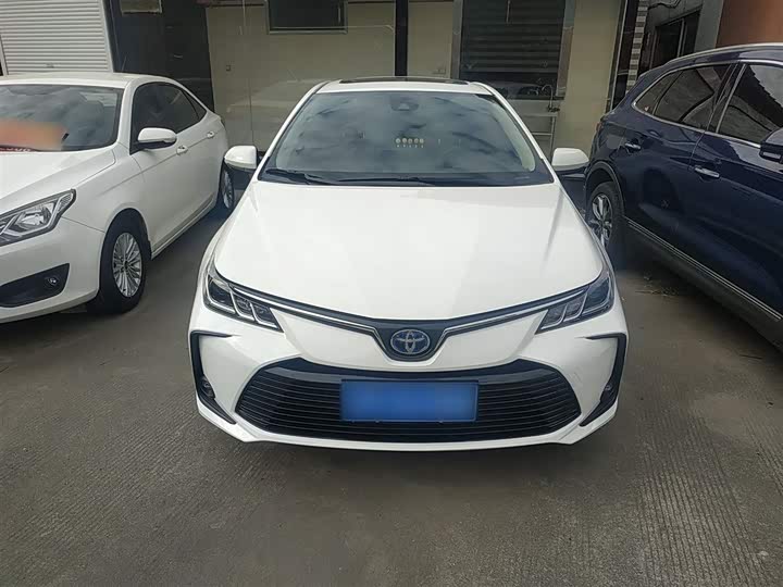 Фото 3 - Toyota Corolla