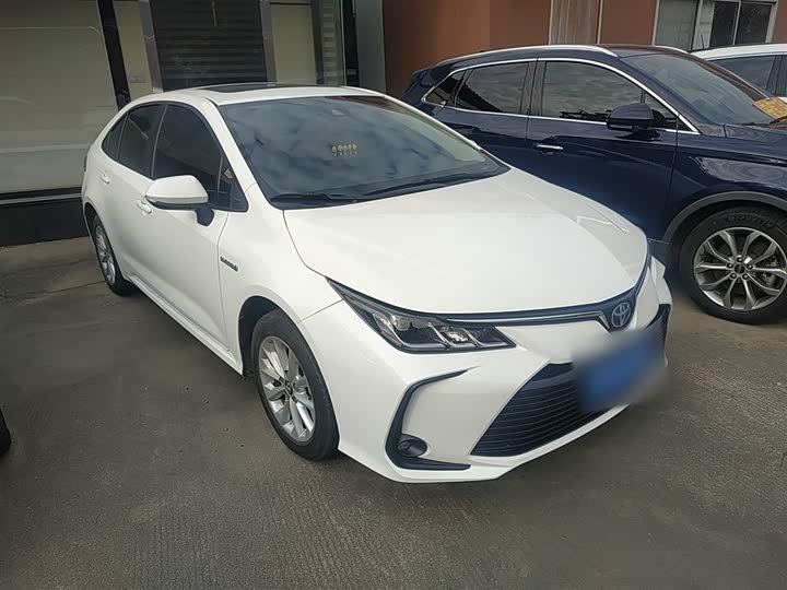 Фото 4 - Toyota Corolla