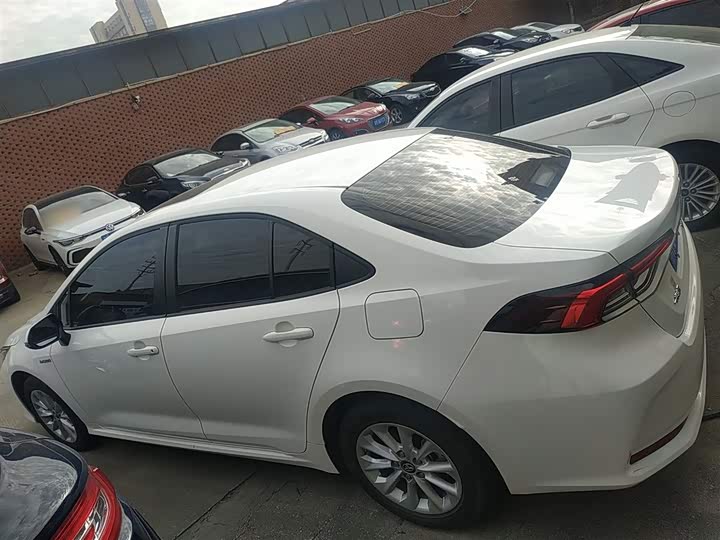 Фото 5 - Toyota Corolla