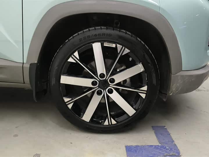 Фото 6 - Geely Icon